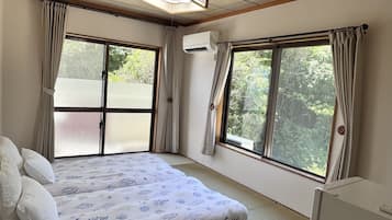Room 212: Japanese-style Room/Futon with Private Shower & Toilet | Free WiFi, bed sheets