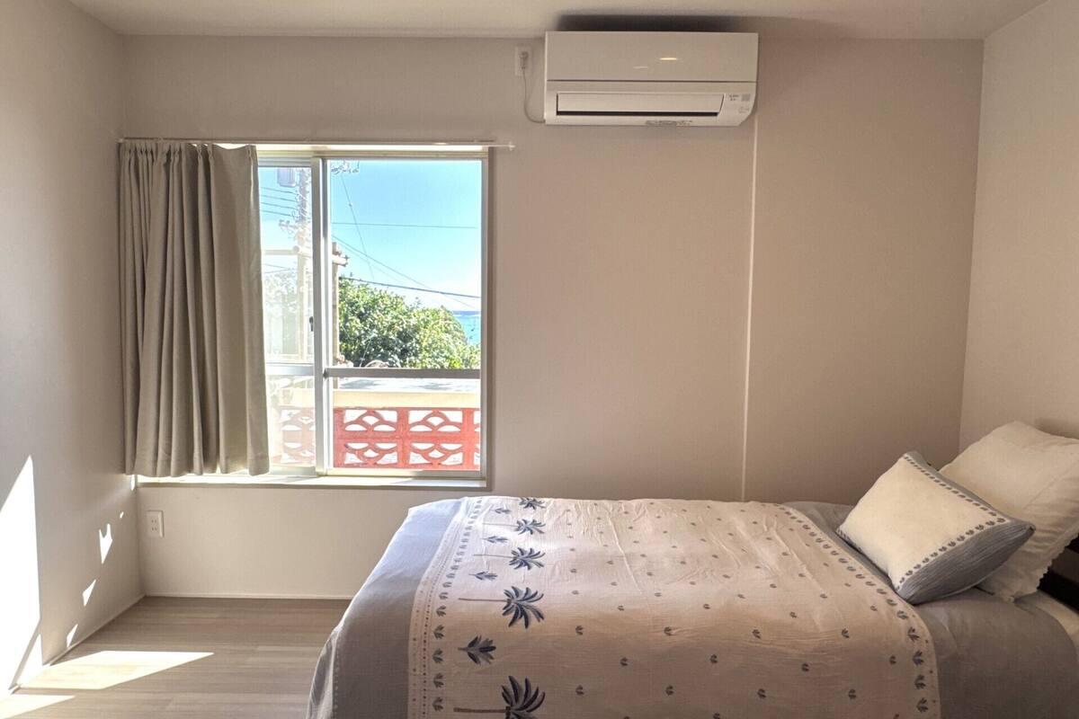 Basic Single Room | Free WiFi, bed sheets