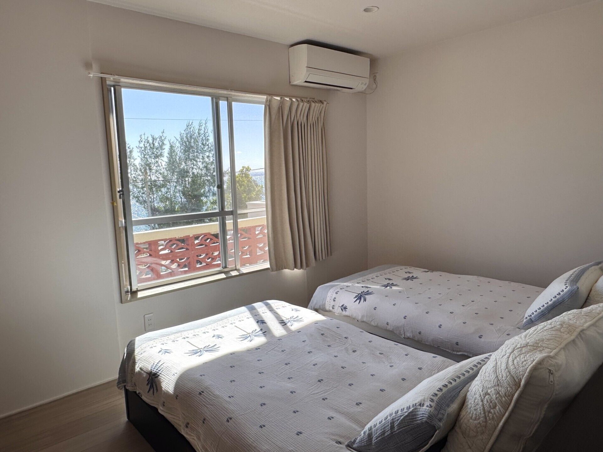 Basic Twin Room | Free WiFi, bed sheets