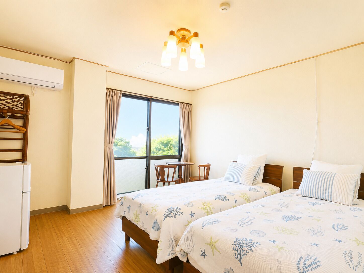 Economy Twin Room | Laptop workspace, free WiFi, bed sheets