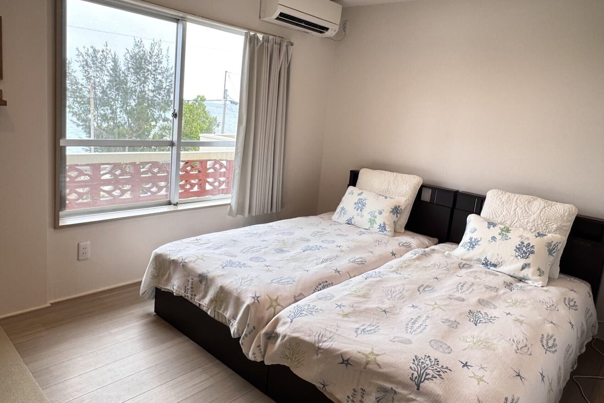 Quarto duplo básico | Wi-Fi de cortesia, roupa de cama