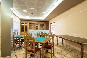 Lobby - Alda Lalín (Lalin)