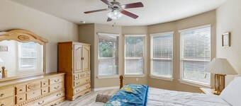 Snowbird-friendly home with private hot tub, foosball, air hockey, grill, patio