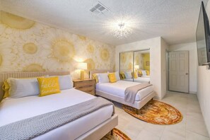 4 多间卧室、办公桌、熨斗/熨衣板、旅行婴儿床