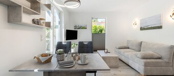 Apartment 'Ostseerauschen - Blaue Welle' with Private Terrace and Wi-Fi