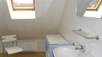 Shower, free toiletries, hair dryer, towels