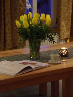 Miscellaneous - Apartment 'Ferienwohnung Mandelblüte' with Mountain View and Wi-Fi (Schotten)