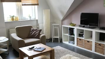 Fernseher, DVD-Player, Stereoanlage