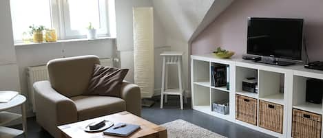 Télévision, lecteur de DVD, chaîne hi-fi