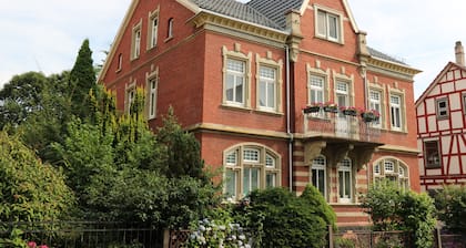 Apartment 'Ferienwohnung Mandelblüte' with Mountain View and Wi-Fi
