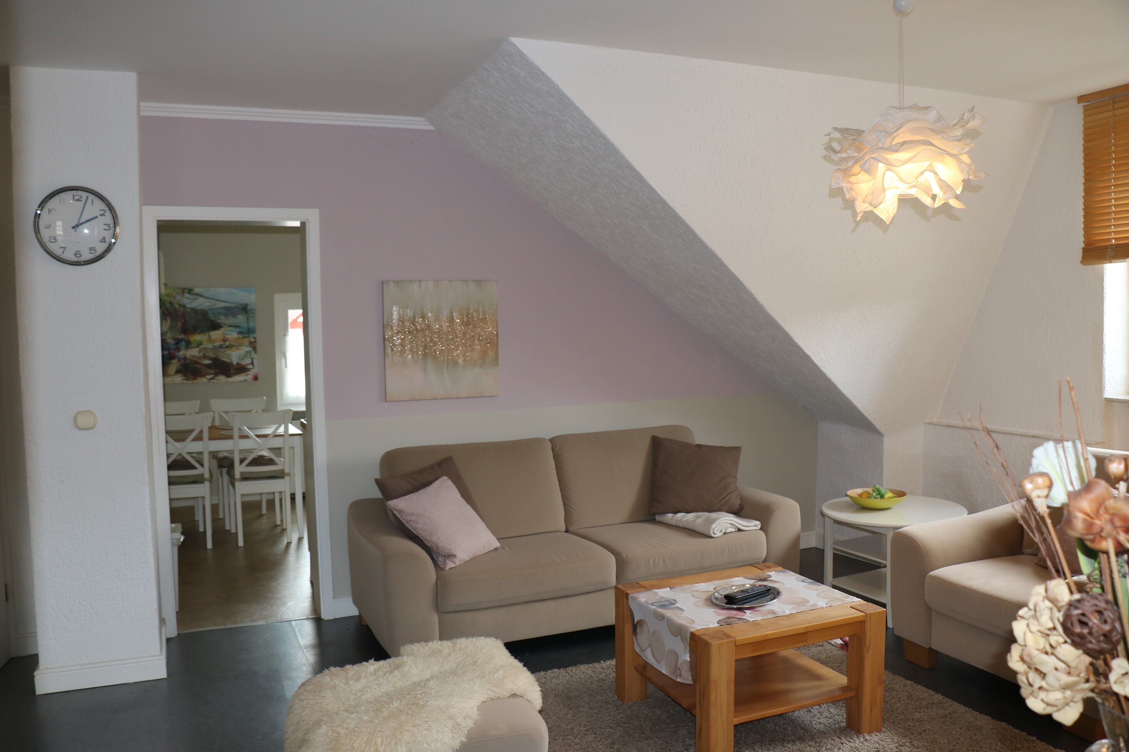 Een televisie, een dvd-speler en een stereo