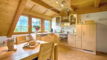 Refrigerador, horno, placa de cocina, lavavajillas