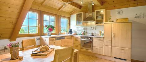 Refrigerador, horno, placa de cocina, lavavajillas