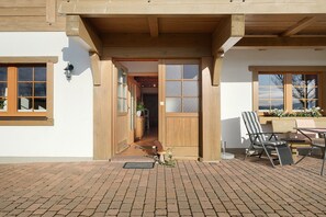 Exterior - Apartment "Schwarzwaldhut" with Mountain Views, Private Terrace and Wi-Fi (Breitnau)