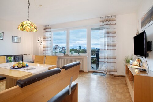 Apartment 1 Parterre Marschall with Private Terrace, Shared Garden and Wi-Fi