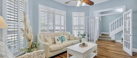 Smart TV, reproductor de DVD, libros