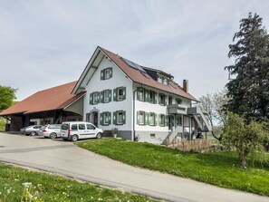 Exterior - Apartment "Lang" with Mountain View, Balcony and Wi-Fi (Kressbronn am Bodensee)