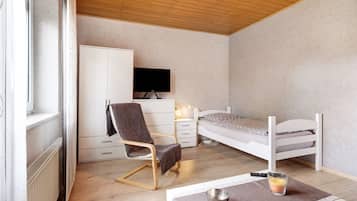 1 bedroom, free WiFi, bed sheets