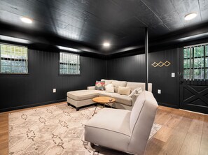 TV - Echo Point: 3  BR, 2.5  BA House in Jasper, Sleeps 12 (Jasper)