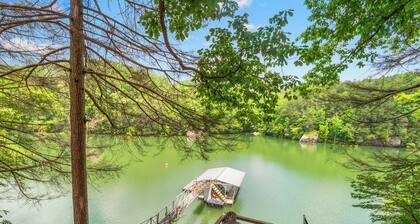 Echo Point: 3 BR, 2.5 BA House in Jasper, Sleeps 12