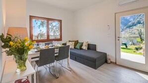 Rumah Keluarga, 2 kamar tidur, microwave (Relais Nanzello Garda Living 2 with) | Pemandangan dari kamar