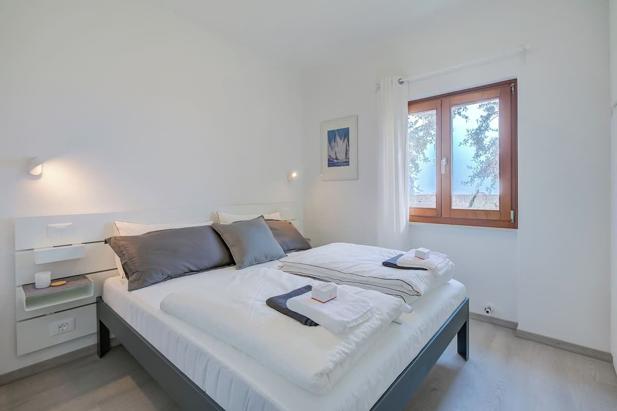 Perhetalo, useita makuuhuoneita (Relais Nanzello Garda Living 2) | 2 makuuhuonetta, ilmainen Wi-Fi, vuodevaatteet