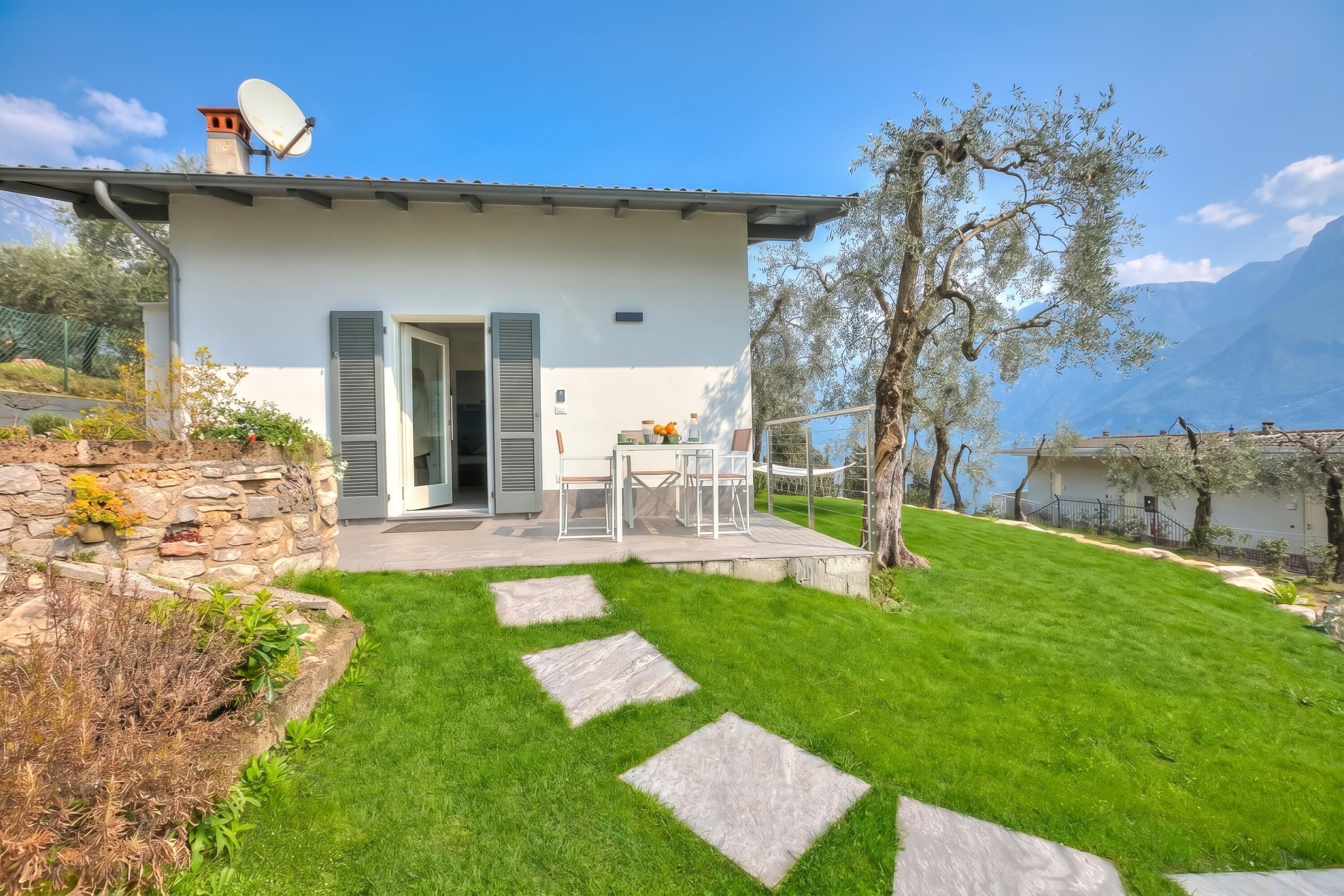 Family House, Multiple Bedrooms (Relais Nanzello Garda Living 2) | Outdoor dining