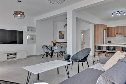 Phaedrus Living: Luxury Residence Faneromeni