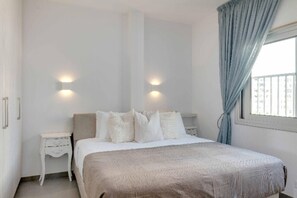 3 soverom, strykejern/-brett, wi-fi og sengetøy