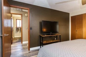 2 bedrooms, iron/ironing board, WiFi, bed sheets - #StayInMyDistrict Furnished Monthly Rental Boise (Boise)