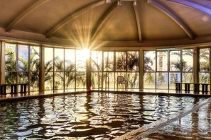 Indendørs pool, opvarmet pool