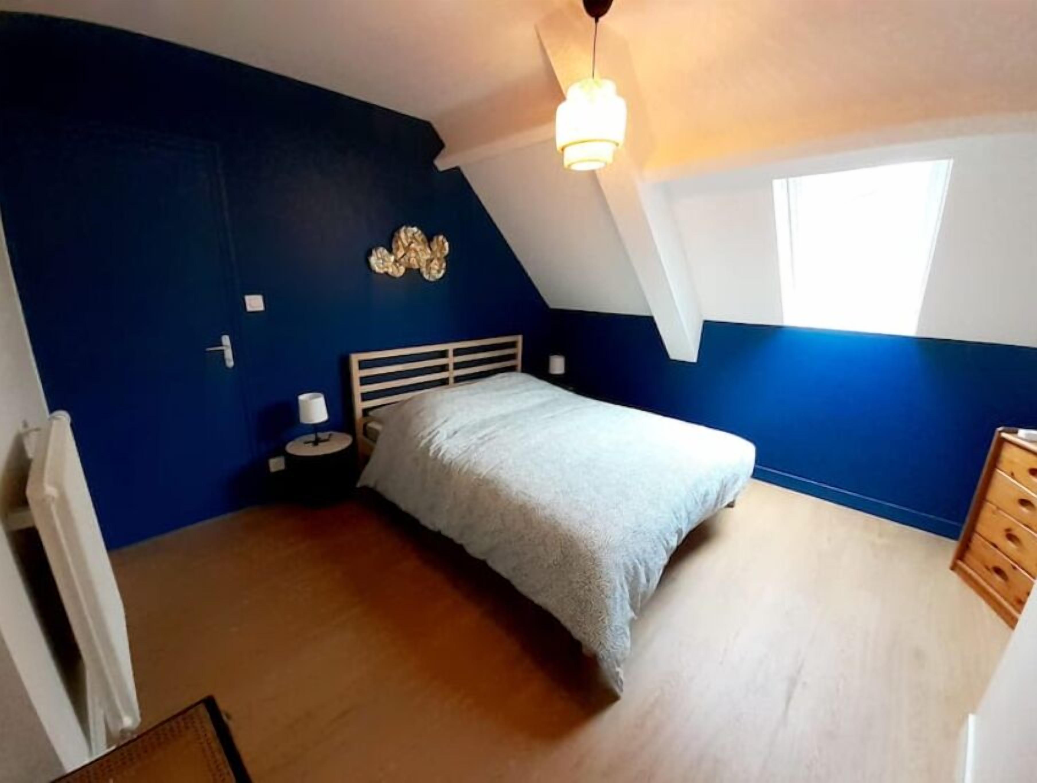 3 slaapkamers, een strijkplank/strijkijzer, reisbedje, wifi