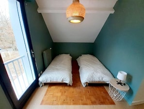 3 chambres, fer et planche à repasser, lit parapluie, Wi-Fi