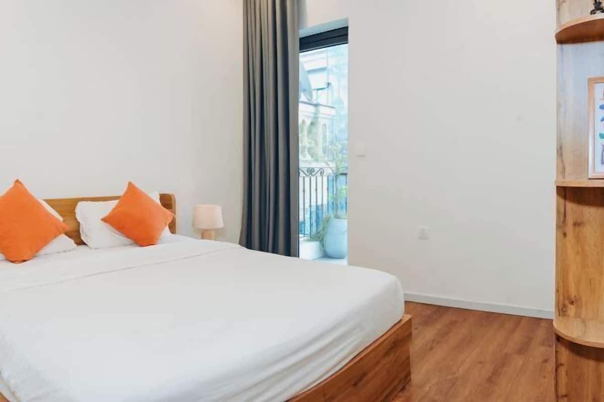 Hypoallergeen beddengoed, een minibar, een bureau, een laptopwerkplek