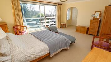 4 bedrooms, individually decorated, individually furnished, free WiFi