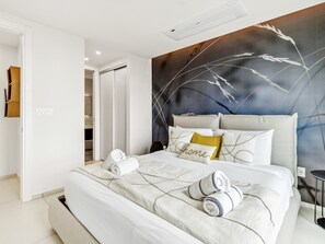 2 bedrooms, in-room safe, iron/ironing board, free WiFi
