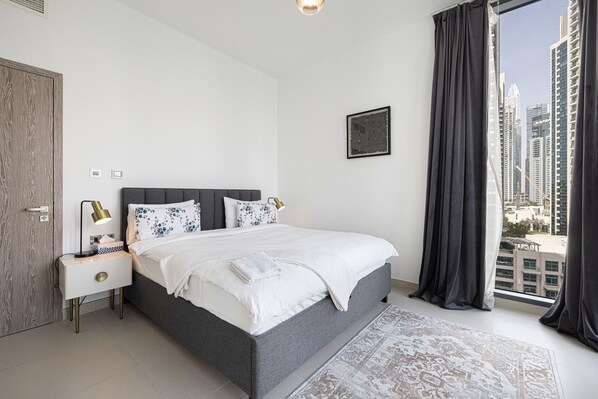 1 bedroom, iron/ironing board, WiFi, bed sheets - Stunning one-bedroom apartment in Dubai Marina & JBR (Dubai)