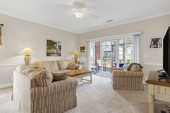 Smart TV - Cozy 2BR Condo in Little River – Near Beaches & Golf (Little River)