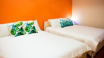 Family House | 4 bedrooms, desk, blackout drapes, soundproofing