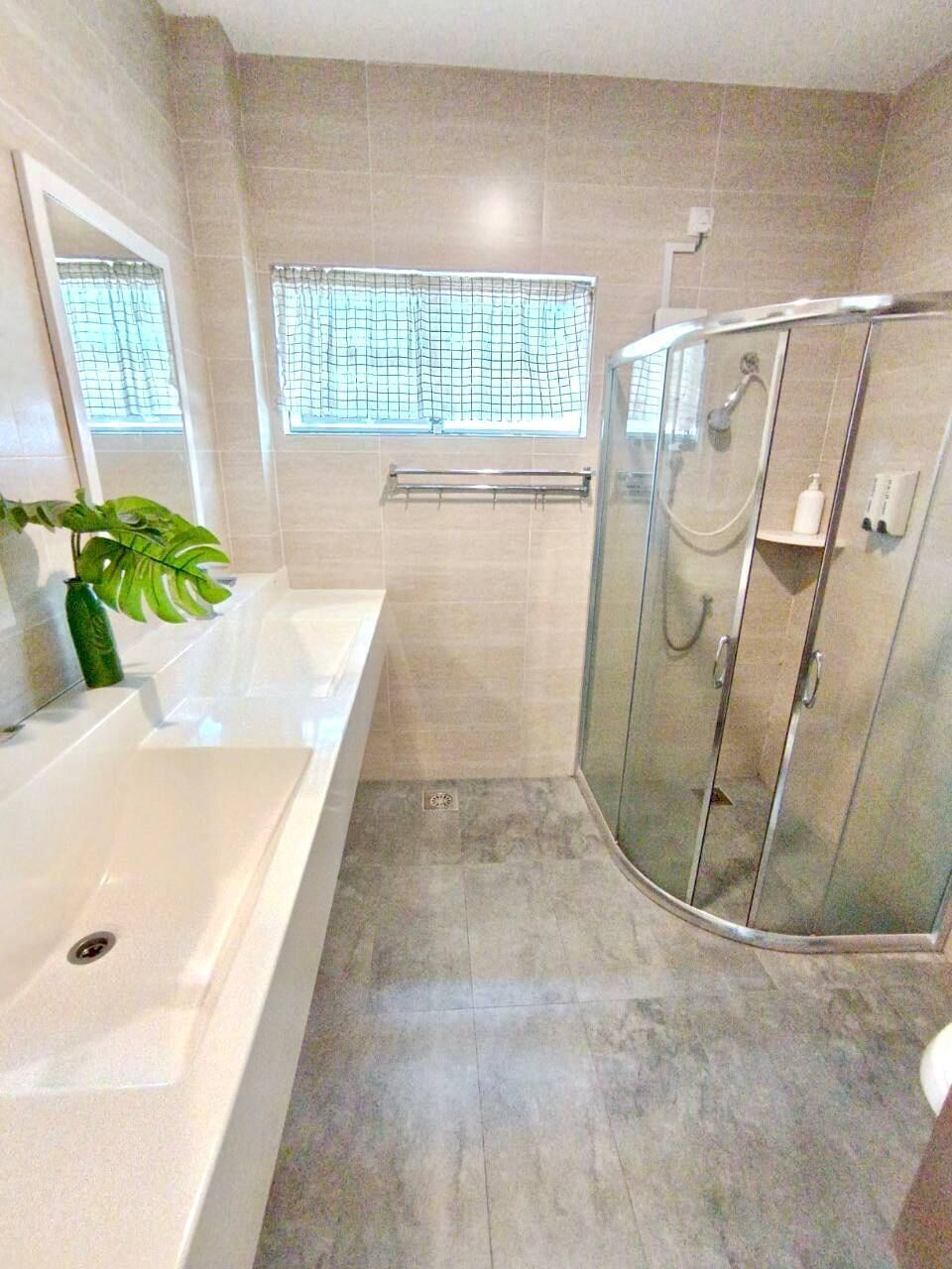 Casa familiar | Baño | Amenidades de baño gratuitas y secadora de cabello 