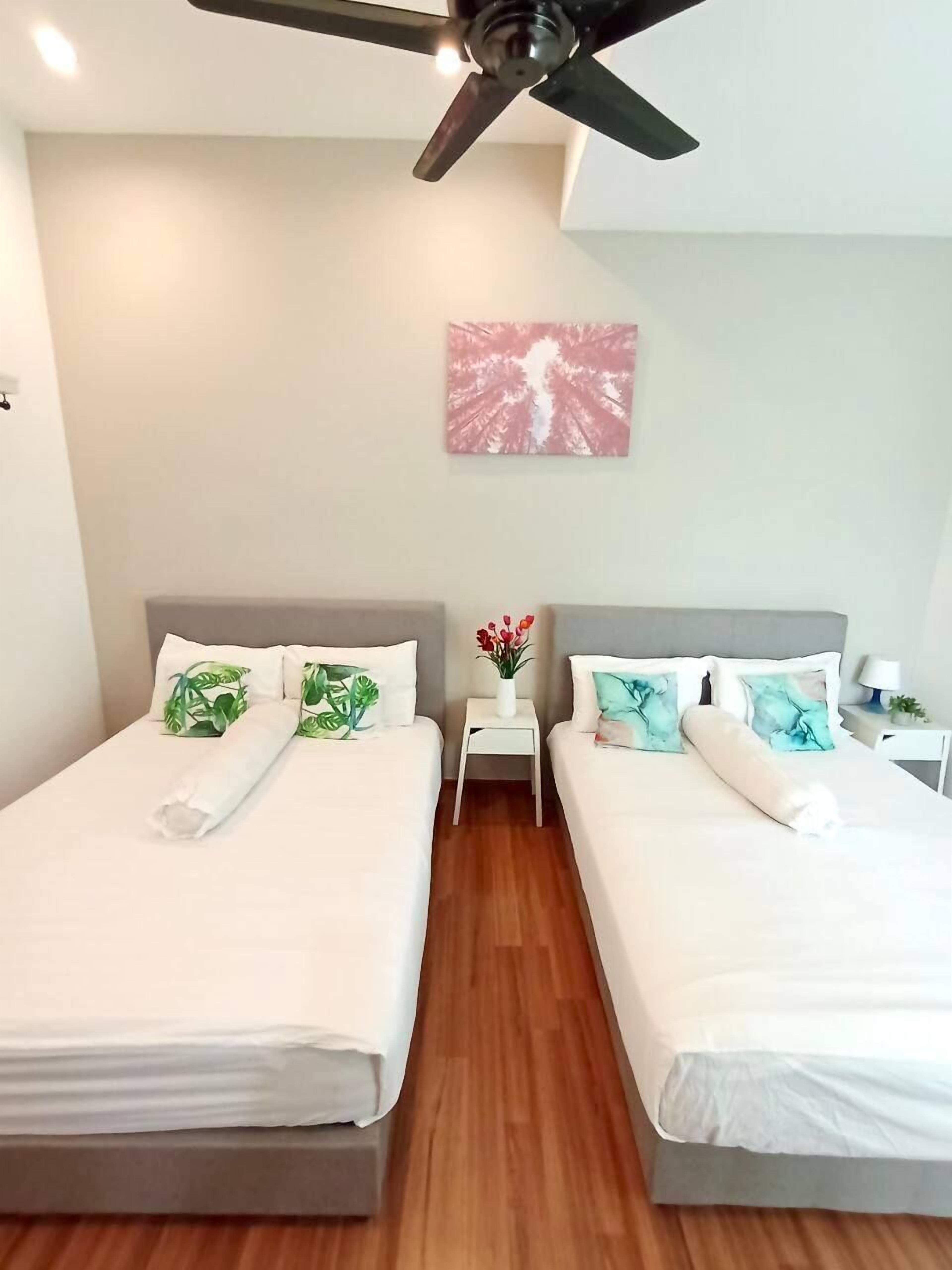 4 bedrooms, desk, blackout curtains, soundproofing