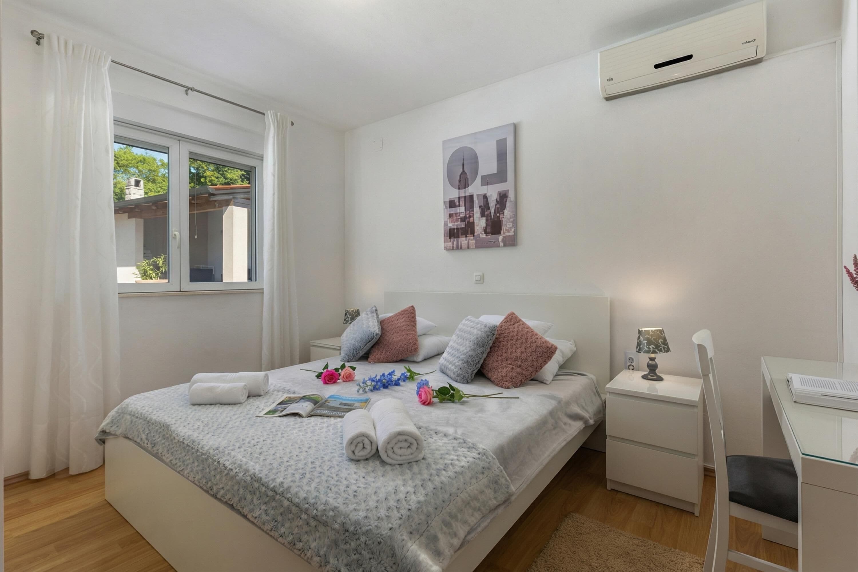 2 chambres, fer et planche à repasser, Wi-Fi gratuit, draps fournis