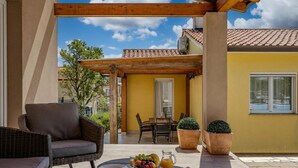 Family House, 2 Bedrooms, Microwave (Asteria Villa with Private Pool -) | Outdoor dining - Asteria Villa With Private Pool - Labin (Labin)