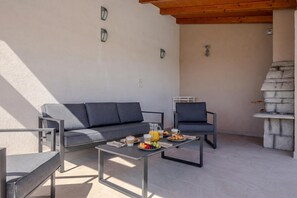 Family House, Multiple Bedrooms (Holiday Home Aurea) | Terrace/patio
