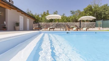 Außenpool (je nach Saison geöffnet)