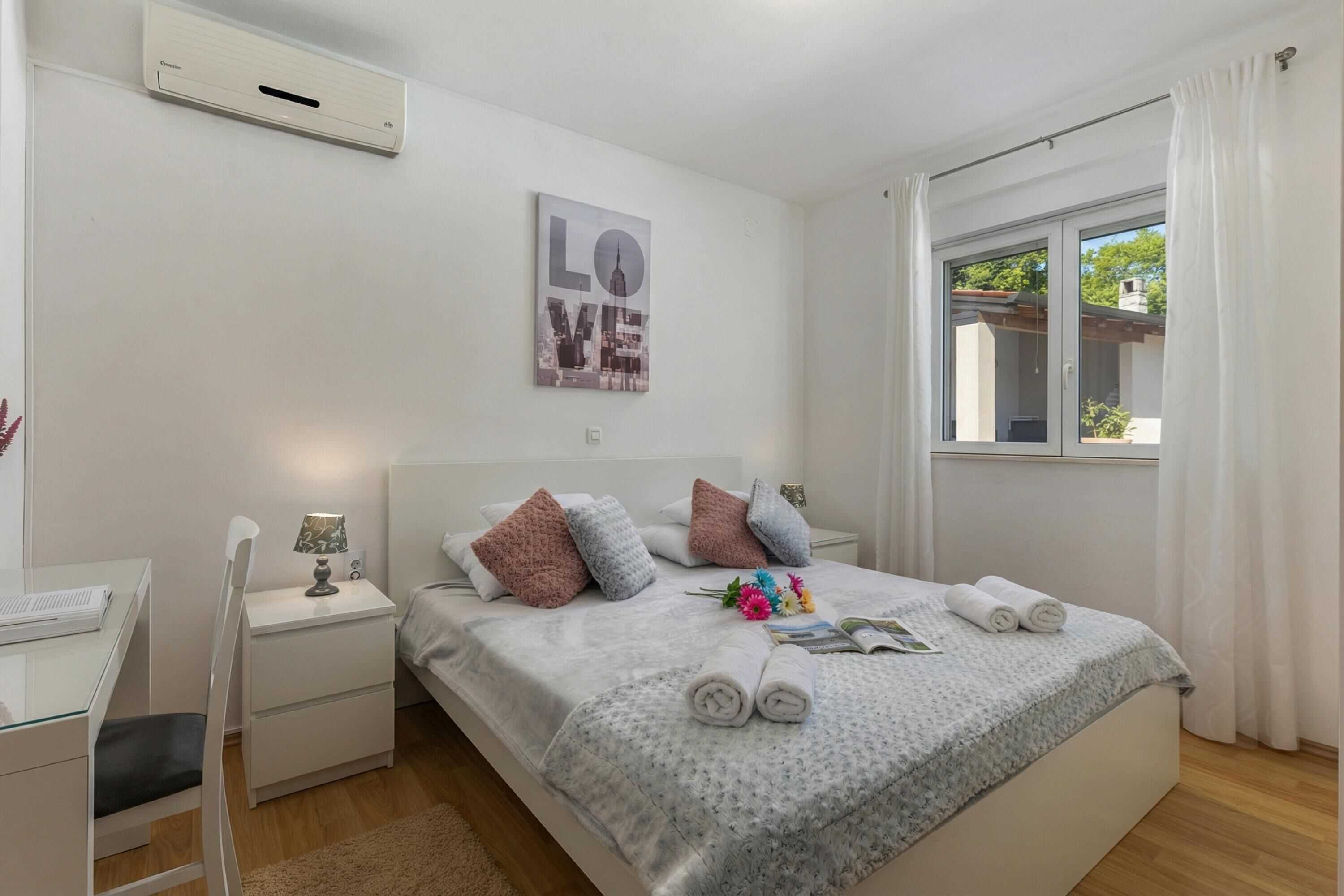 2 bedrooms, iron/ironing board, free WiFi, bed sheets