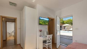 2 chambres, fer et planche à repasser, Wi-Fi gratuit, draps fournis