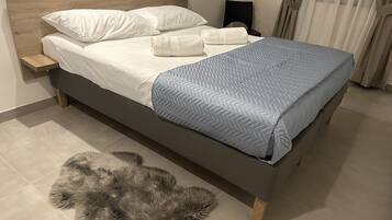 1 chambre, fer et planche à repasser, accès au Wi-Fi (inclus)