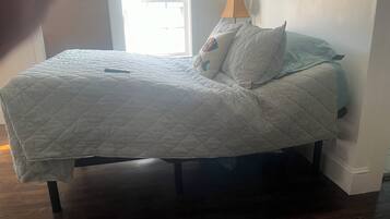 1 bedroom, in-room safe, desk, iron/ironing board