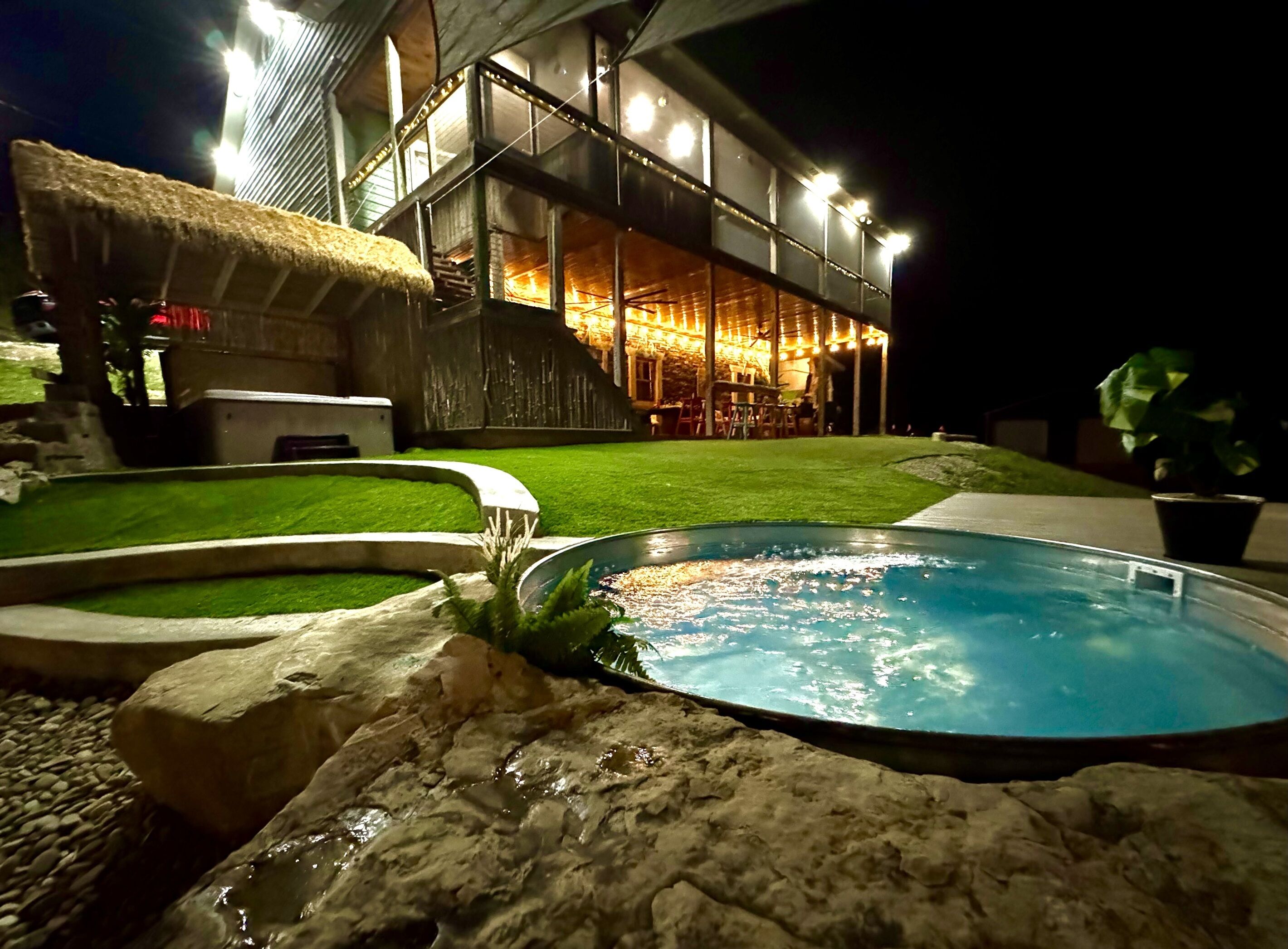 Outdoor spa tub